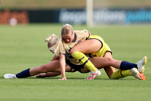 在她加盟之 在她加盟之